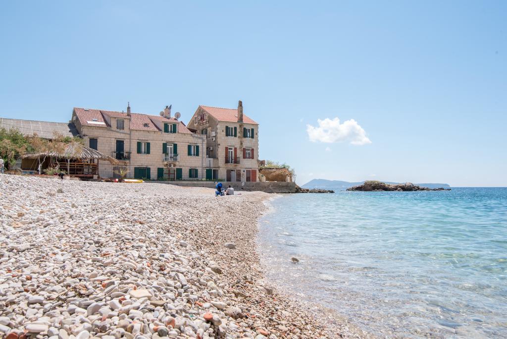 Apartments On The Beach Komiža Exterior foto